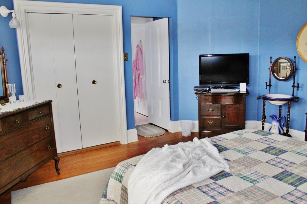 Bennett House B&B Woodstock Room photo